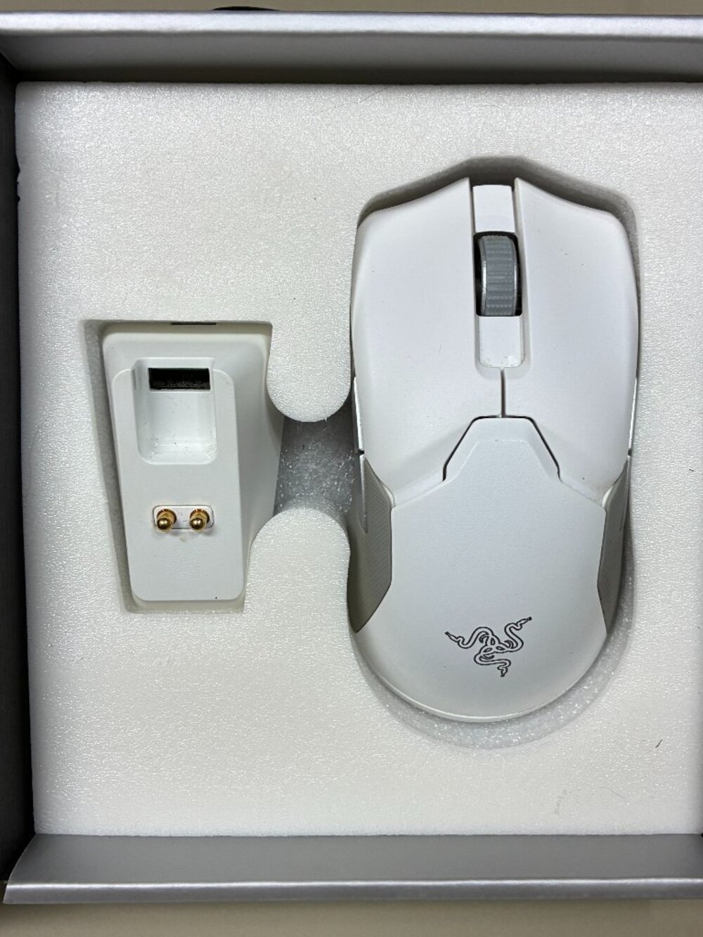 Razer Viper Ultimate Wireless Gaming Mouse White With Dock Only NO CORD OR USB